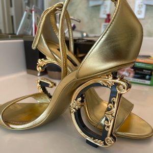 Dolce & Gabbana Gold sandal
